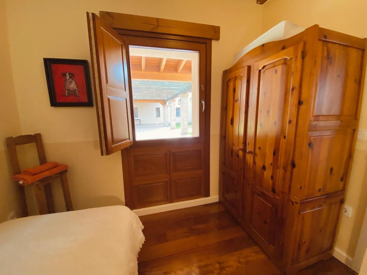 Ferienhaus Casas Olmo Y Fresno Jardin Y Piscina A 17 Kilometros De *