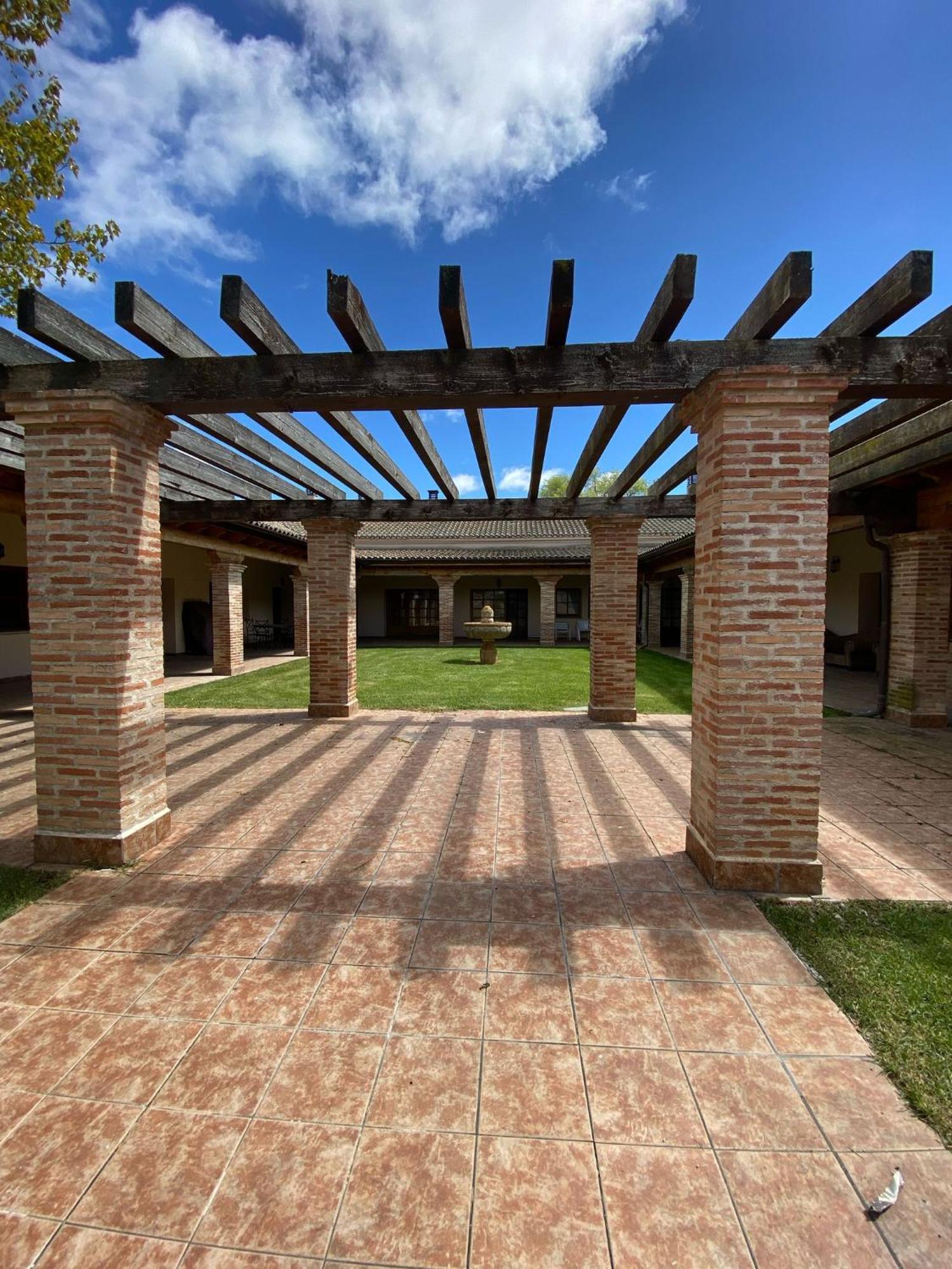 Holiday home Casas Olmo Y Fresno Jardin Y Piscina A 17 Kilometros De *