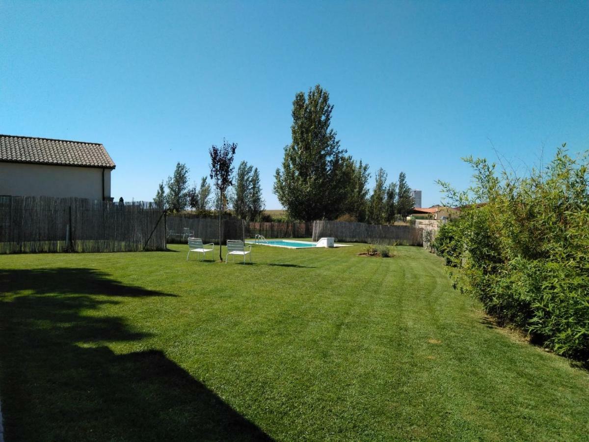 Ferienhaus Casas Olmo Y Fresno Jardin Y Piscina A 17 Kilometros De