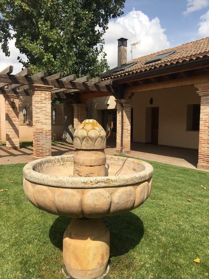 Ferienhaus Casas Olmo Y Fresno Jardin Y Piscina A 17 Kilometros De Salamanca