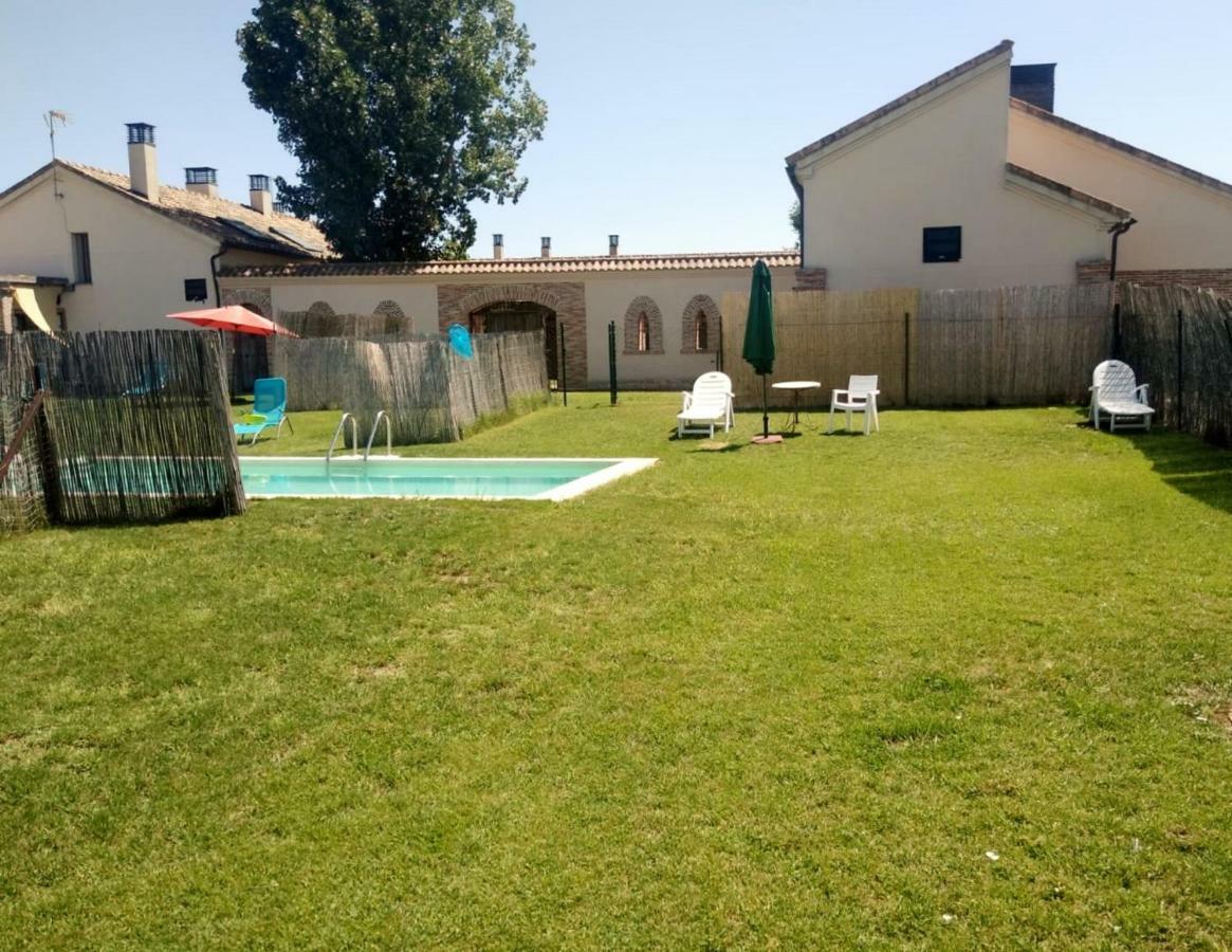 Casas Olmo Y Fresno Jardin Y Piscina A 17 Kilometros De *